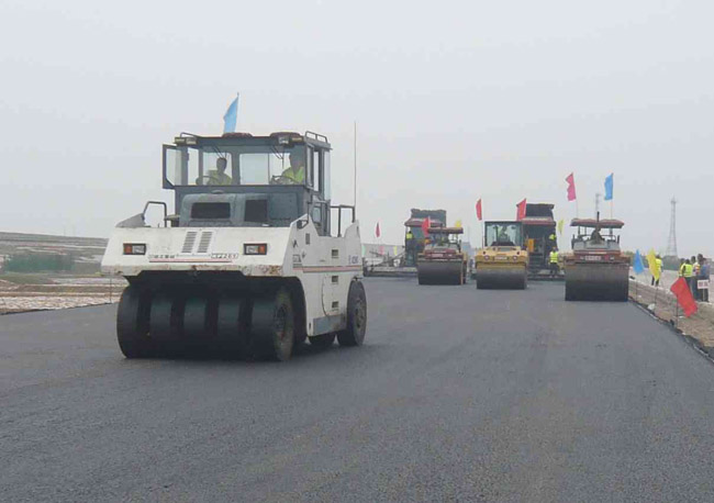 公司70＃瀝青、SBS瀝青產品用于青臨高速公路