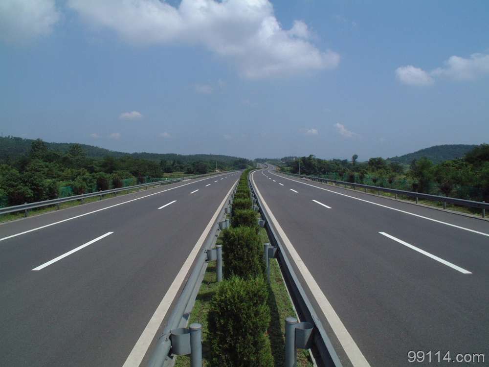 公司SBS改性瀝青產品用于蒙館路泰安段